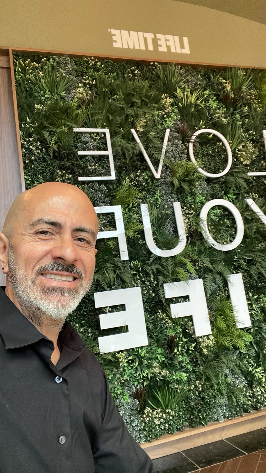 Retrato de Jorge Figueroa sonriendo